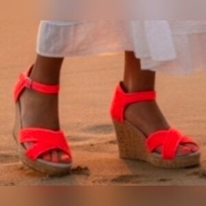 TOMS Majorca Orange Flame Crochet Cork Wedge Sandals Womens Size 9.5 Boho Summer